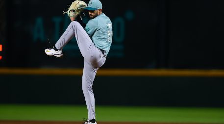 César Gómez cargó con la derrota tras una mala apertura en la que permitió siete carreras. CORTESÍA/Charros de Jalisco