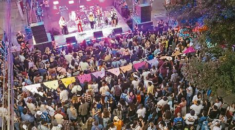 Los asistentes podrán disfrutar de más de 20 artistas de diversos géneros al aire libre, entre otros shows escénicos. ESPECIAL