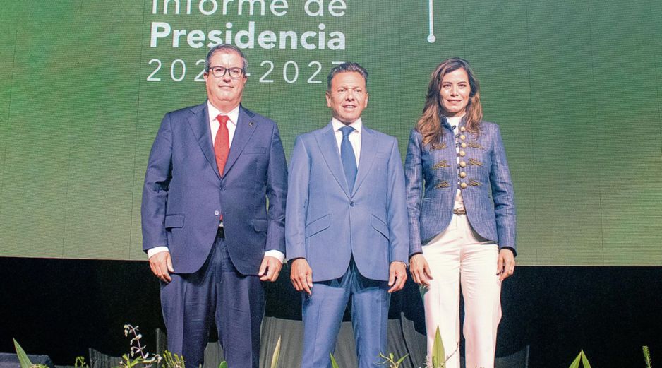 José Andrés Orendáin de Obeso, presidente del Comité Técnico de Expo Guadalajara, estuvo acompañado del gobernador Pablo Lemus y de la presidenta de Guadalajara, Verónica Delgadillo. ESPECIAL