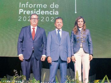 José Andrés Orendáin de Obeso, presidente del Comité Técnico de Expo Guadalajara, estuvo acompañado del gobernador Pablo Lemus y de la presidenta de Guadalajara, Verónica Delgadillo. ESPECIAL