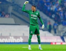 El futbolista colombiano cometió una equivocación que los seguidores de Chivas celebraron a lo grande. IMAGO7