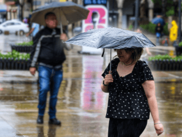 Autoridades recomiendan a la población mantenerse informada a través de canales oficiales por posibles emergencias derivadas de las lluvias. EL INFORMADOR/ARCHIVO