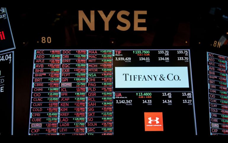 El Dow Jones superó las 50 mil unidades, un nivel que sólo logró alcanzar al inicio del 2026 y que bajó con la guerra EU-Irán. AFP/ARCHIVO