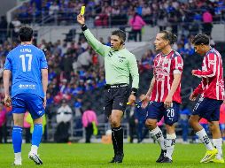 Este miércoles se jugó la semifinal de Ida del Clausura 2025 de la Liga MX entre Cruz Azul y Chivas, partido que terminó con marcador de 2-2 y que se vio envuelto en la polémica arbitral. IMAGO7