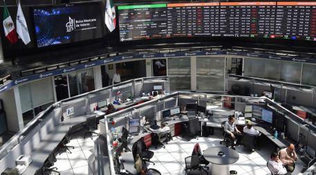 El IPC resultó afectado especialmente por pérdidas en las firmas Volaris, Banorte, Pinfra, Industrias Peñoles y Sigma. AFP/ARCHIVO