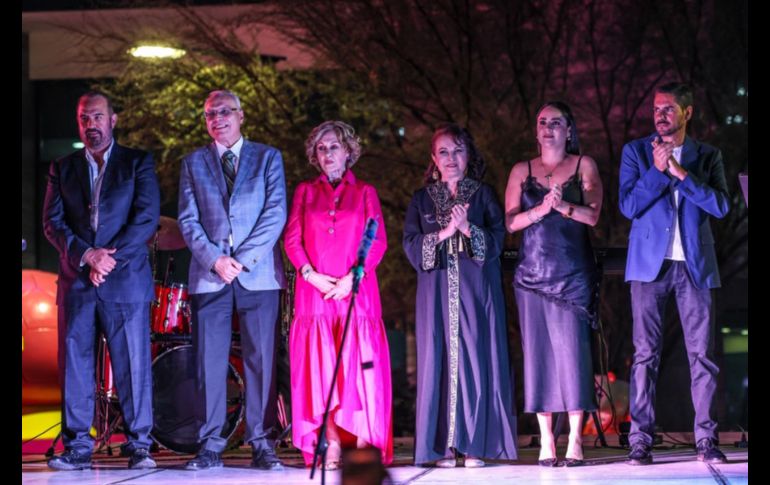 La inauguración reunió a artistas, autoridades y representantes culturales, quienes destacaron la importancia de llevar el arte fuera de los museos y acercarlo directamente a la población. EL INFORMADOR / A. Navarro