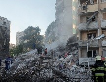 Rusia lanzó durante la madrugada de este jueves uno de los mayores ataques contra Kiev desde el inicio de la guerra, con cientos de drones y decenas de misiles que dejaron al menos 12 muertos y decenas de heridos. EFE / S. Dolzhenko