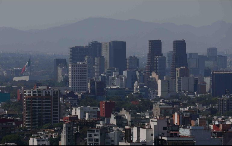 Esta mañana, la Ciudad de México mostró niveles altos de contaminación. SUN/D. Simón