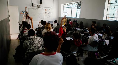 Grupos de estudiantes demasiado grandes, salarios bajos, pocas oportunidades de crecimiento, falta de inversión en infraestructura educativa... algunos de los retos a los que se enfrentan todos los días las y los docentes. EL INFORMADOR / ARCHIVO