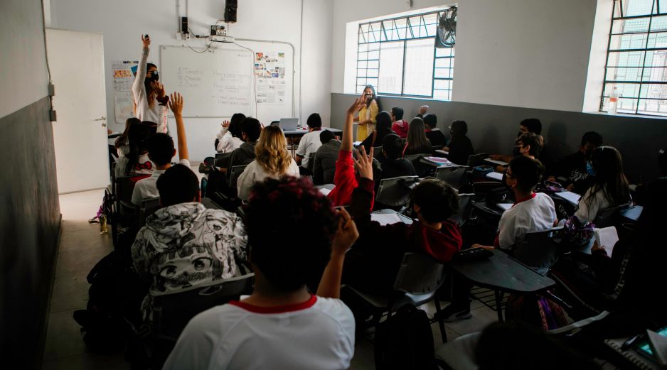 Grupos de estudiantes demasiado grandes, salarios bajos, pocas oportunidades de crecimiento, falta de inversión en infraestructura educativa... algunos de los retos a los que se enfrentan todos los días las y los docentes. EL INFORMADOR / ARCHIVO