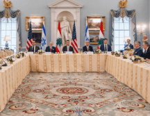 Delegaciones de Israel y el Líbano durante una nueva ronda de negociaciones de paz este viernes, en Washington, Estados Unidos. EFE/@statedeptspox