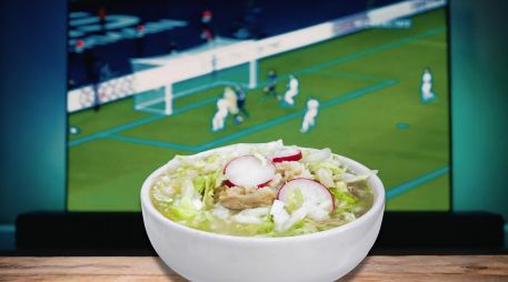 El pozole es tan noble que permite múltiples alineaciones en la cocina, adaptándose a las preferencias de cualquier aficionado. ESPECIAL / CANVA