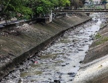 Ante una lluvia fuerte en Guadalajara, la recomendación de Protección Civil es mantenerse alerta y al pendiente de noticias para estar informado sobre dónde se ubican los encharcamientos o inundaciones. EL INFORMADOR / A. Navarro