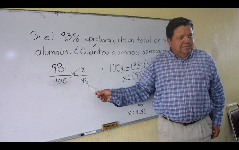 Este 15 de mayo se celebra el Día del Maestro en el país con la finalidad de conmemorar la labor que realizan las y los docentes en las escuelas. EL INFORMADOR / ARCHIVO