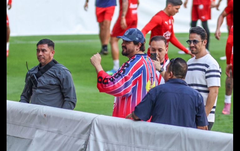 Desde que los jugadores pisaron la cancha, el estadio explotó en aplausos. EL INFORMADOR / A. Navarro