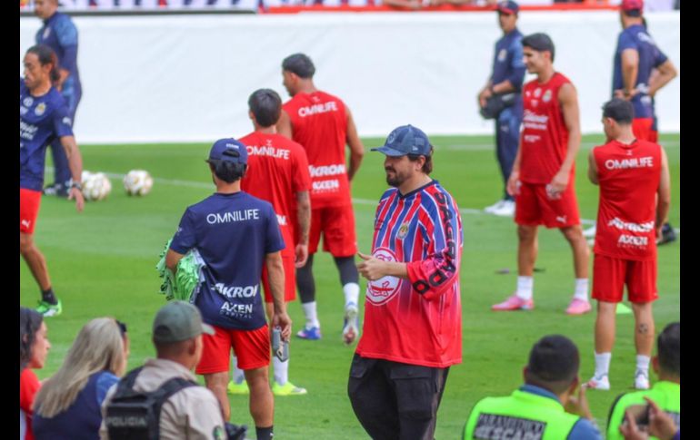 Desde que los jugadores pisaron la cancha, el estadio explotó en aplausos. EL INFORMADOR / A. Navarro