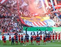 Los cánticos tradicionales del Rebaño retumbaron en cada rincón del estadio, mientras los futbolistas se acercaban a las gradas para convivir con la gente y agradecer el apoyo incondicional.