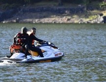 Los hechos se reportaron alrededor de las 13:30 horas de ayer jueves, cuando se informó que siete personas (cuatro adultos y tres menores de edad) realizaban un paseo a bordo de una lancha, la cual comenzó a hundirse. CORTESÍA
