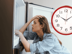 Aunque muchas personas suelen saltarse el desayuno o retrasarlo por trabajo, estrés o rutina, los especialistas advierten que esto podría tener consecuencias a largo plazo.  CANVA