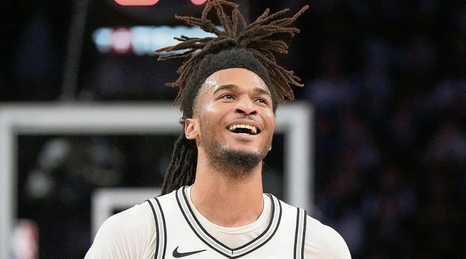 Stephon Castle fue el líder anotador de los Spurs, al terminar con 32 unidades. AFP