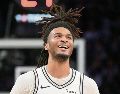 Stephon Castle fue el líder anotador de los Spurs, al terminar con 32 unidades. AFP