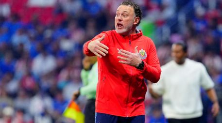 Gabriel Milito debe cubrir con estrategia las ausencias de seleccionados en Chivas. IMAGO7/M. Contreras