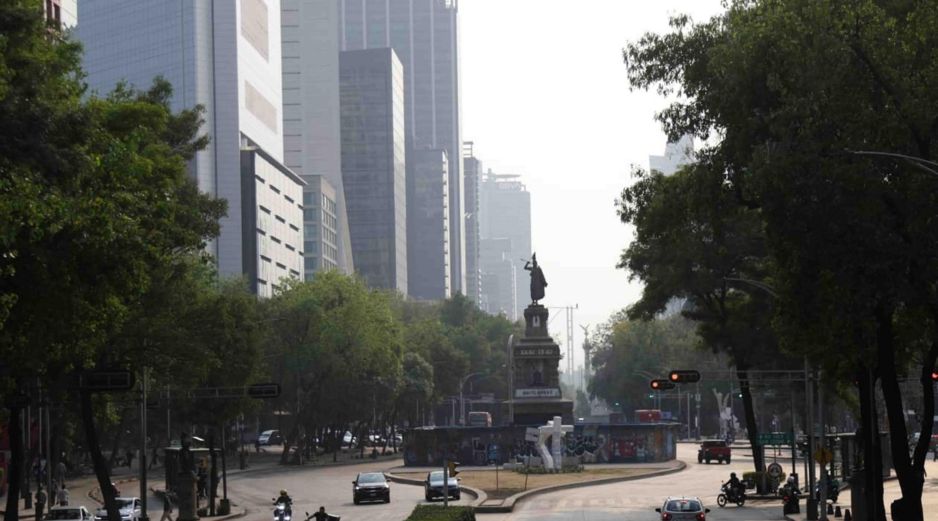 La contaminación era alta la mañana de este sábado en la Ciudad de México. SUN/C. Mejía