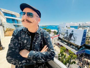 Rafa Lara. El cineasta, showrunner y productor ejecutivo posa desde el Festival Internacional de Cine de Cannes. CORTESÍA