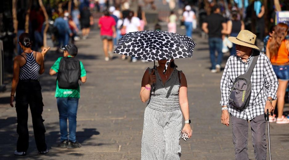 Pese a que en Guadalajara se prevé un día medio nublado a nublado, las altas temperaturas no perdonan este 17 de mayo. EL INFORMADOR / ARCHIVO