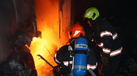 De manera preliminar, las autoridades no reportan personas lesionadas y descartan riesgo de propagación a fincas o negocios aledaños. ESPECIAL / OPD Coordinación Municipal de Protección Civil y Bomberos de Zapopan