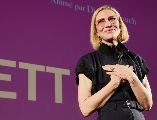 La actriz celebró que cada vez más mujeres cuenten con mayores espacios de decisión en la industria cinematográfica. EFE