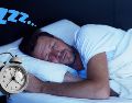 Dormir poco no solo afecta tu estado de ánimo al día siguiente. Las consecuencias de la privación del sueño son severas, silenciosas y acumulativas. ESPECIAL / CANVA
