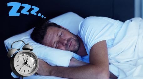 Dormir poco no solo afecta tu estado de ánimo al día siguiente. Las consecuencias de la privación del sueño son severas, silenciosas y acumulativas. ESPECIAL / CANVA