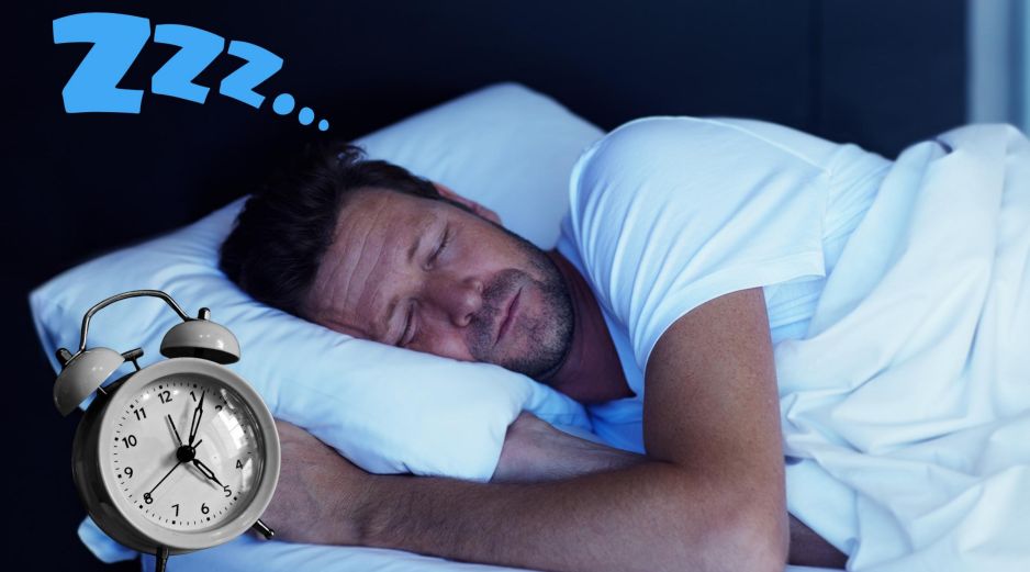 Dormir poco no solo afecta tu estado de ánimo al día siguiente. Las consecuencias de la privación del sueño son severas, silenciosas y acumulativas. ESPECIAL / CANVA