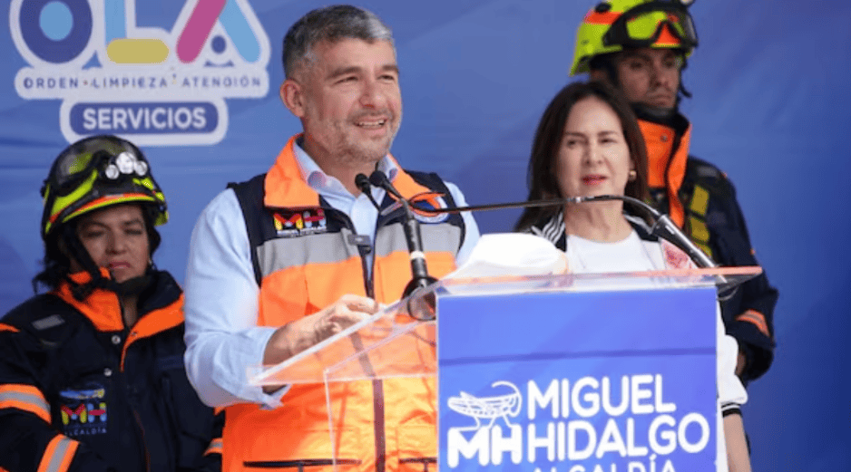 El desazolve es el mantenimiento preventivo y correctivo para extraer azolve (basura, lodo y sedimentos) de coladeras, tuberías, fosas sépticas y redes de alcantarillado. Su objetivo es evitar inundaciones y malos olores, garantizando el flujo correcto del agua. ESPECIAL