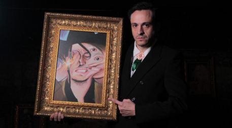 El comediante transforma experiencias caóticas y momentos difíciles en una narrativa cargada de ironía y observación cotidiana, sello que lo ha mantenido como una de las figuras más reconocidas de la comedia mexicana contemporánea. CORTESÍA