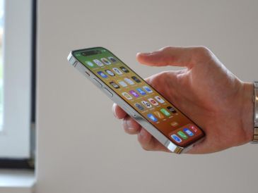 Los teléfonos de Apple pueden presentar problemas temporales como aplicaciones congeladas, lentitud o errores de conexión. Pixabay
