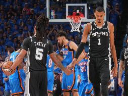Victor Wembanyama firmó una gran actuación de 41 puntos y 24 rebotes para darle a los Spurs el Juego 1 ante el Thunder en doble tiempo extra. AFP/ J. D. GARRABRANT.