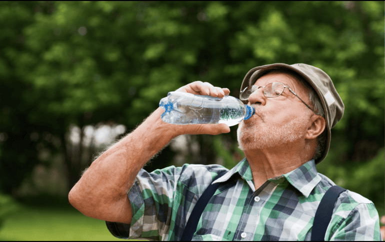 Aunque existen recomendaciones generales, no todas las personas necesitan exactamente la misma cantidad de agua. CANVA