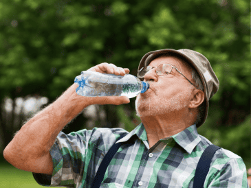 Aunque existen recomendaciones generales, no todas las personas necesitan exactamente la misma cantidad de agua. CANVA