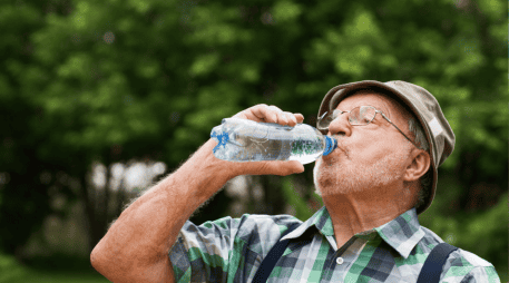 Aunque existen recomendaciones generales, no todas las personas necesitan exactamente la misma cantidad de agua. CANVA