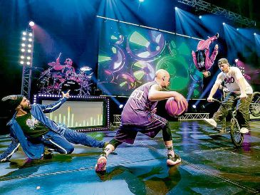 “360 ALLSTARS”, es un espectáculo que combina circo urbano, música en vivo, breakdance, basquetbol freestyle y acrobacia. CORTESÍA
