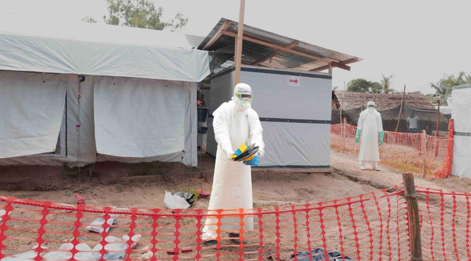 El actual brote epidémico tiene la particularidad de que es causado por el virus Bundibugyo, una especie del virus del Ébola para la que no existen vacunas ni tratamientos. EFE/M. Badimu