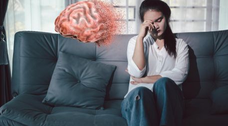 Aunque muchos ignoran sus riesgos, la ciencia advierte que saltarse una noche de descanso desencadena fallos sistémicos inmediatos. ESPECIAL / CANVA