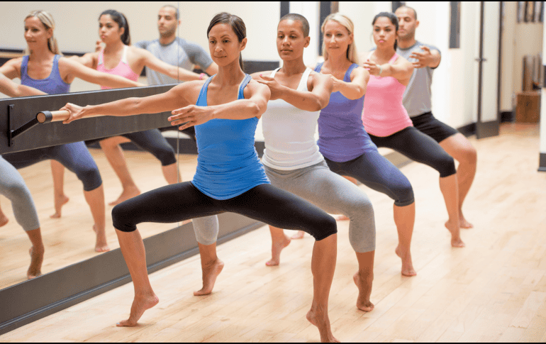 El burn barre ya se perfila como una de las tendencias fitness más comentadas de 2026, especialmente entre quienes buscan entrenamientos intensos, rápidos y enfocados en tonificación corporal. CANVA