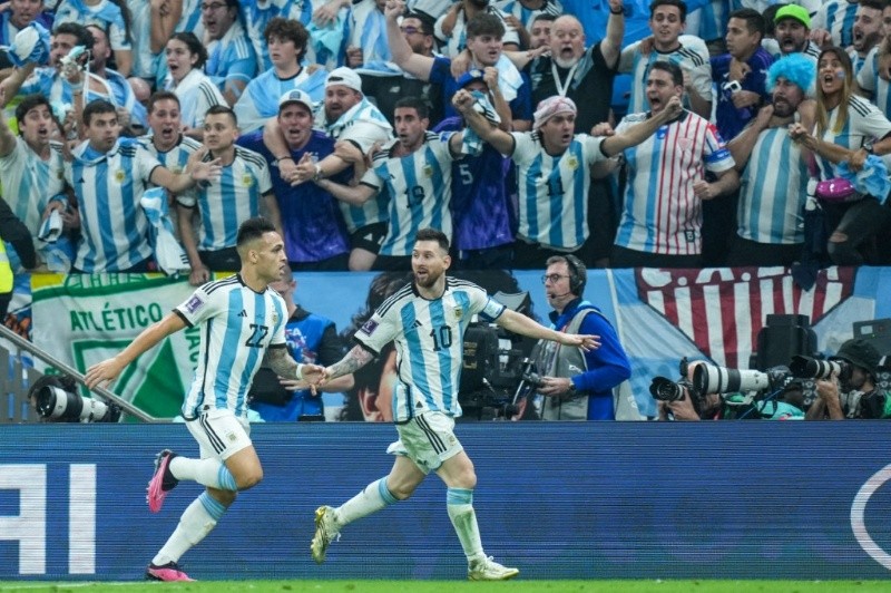 Lionel Messi, uno de los mejores futbolistas de la historia, pudo al fin levantar la Copa del Mundo. AFP / ARCHIVO&nbsp;