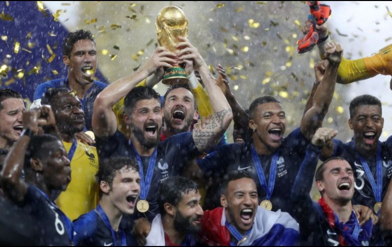 En Rusia, Didier Deschamps dispuso de un plantel de Francia amplio y lleno de estrellas, para convertirse en el tercero en ganar el Mundial como futbolista (1998) y entrenador (2018), después de Franz Beckenbauer y Mario Lobo Zagallo. AFP / ARCHIVO
