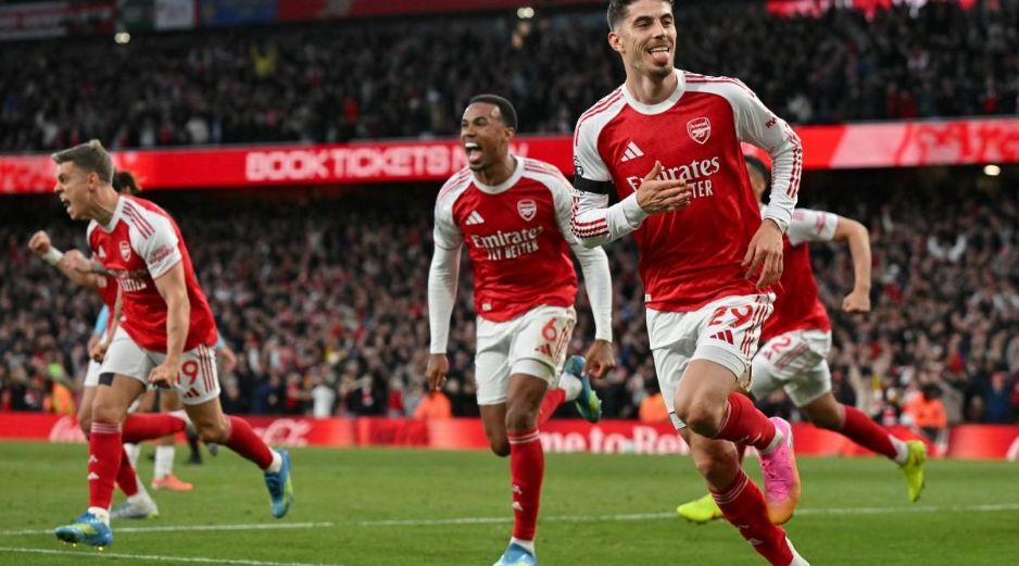 El camino hacia el título del Arsenal se cimentó con actuaciones llenas de carácter. El paso definitivo lo dieron ayer lunes 18 de mayo, cuando vencieron al Burnley en condición de locales. AFP / G. Kirk