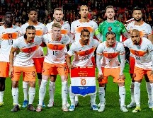 El estilo de juego y la presencia de futbolistas de jerarquía internacional en zonas puntuales del campo mantienen a la Naranja Mecánica como un conjunto peligroso. AFP/ M. VAN DORST.