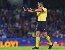Cruz Azul analiza pedir el cambio de árbitro debido a antecedentes recientes que dejaron inconforme al club con decisiones de Daniel Quintero Huitrón. IMAGO7.
